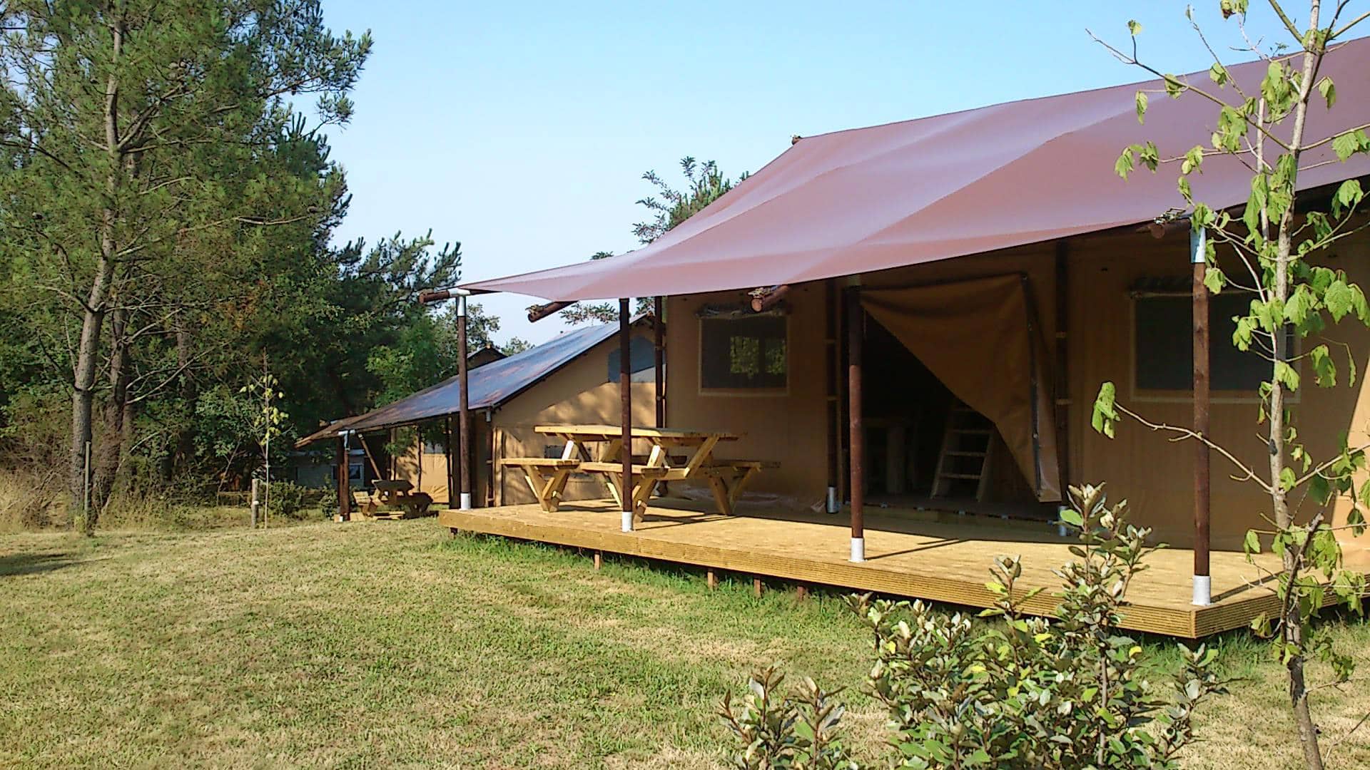 Luxus-Lodgezelt „Gruppe“ für 8 Personen au Camping Las Patrasses