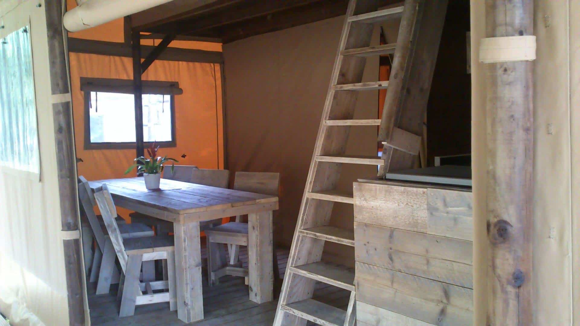 8 人豪华“部落”Lodge 帐篷