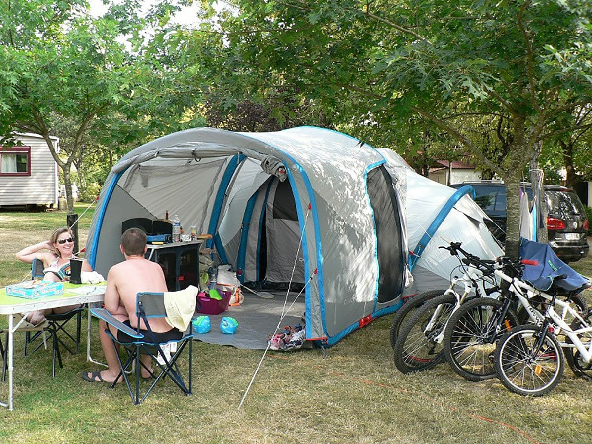 camping-familial-tente