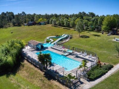 Camping Dordogne Piscine toboggans parc aquatique